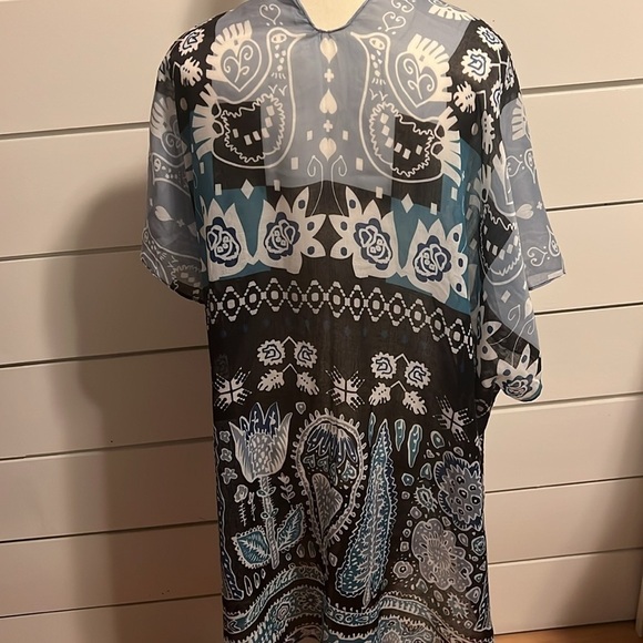 Styline Lightweight Kimono - Picture 4 of 4